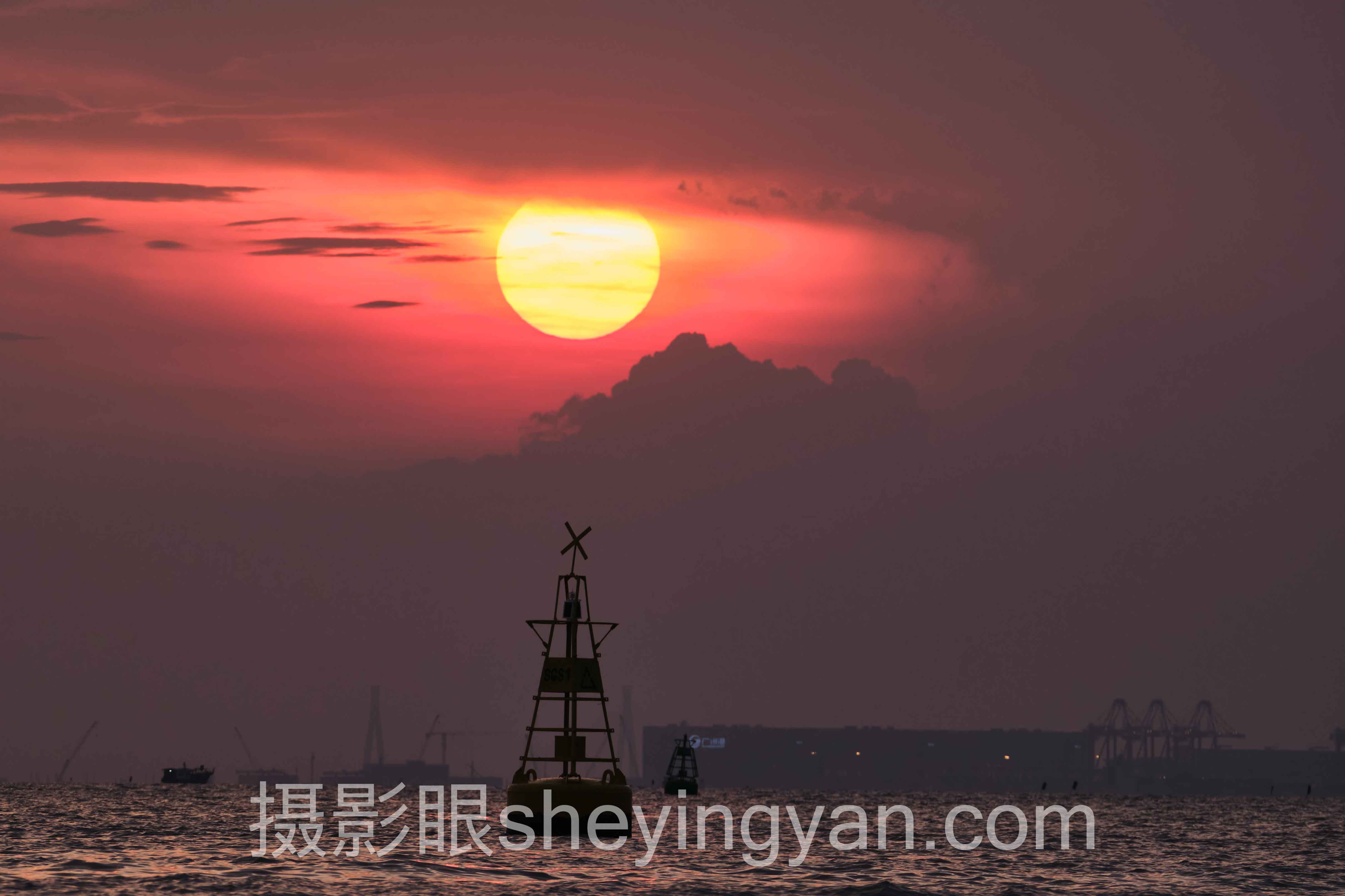 摄影点评社区推荐:免费互助 vs 付费审片,谁更胜一筹?